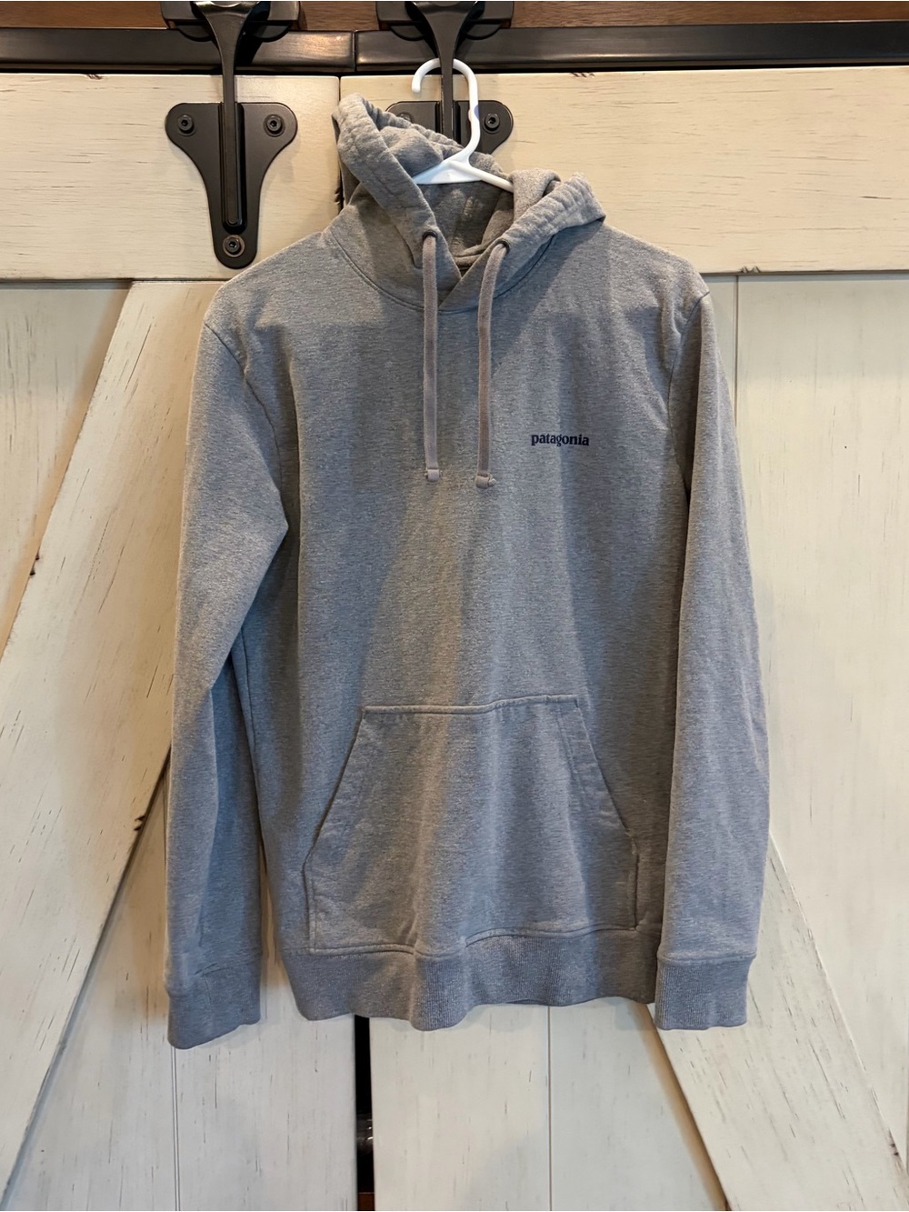 Patagonia Light Gray Pullover Hoodie with Subtle Logo Size Small